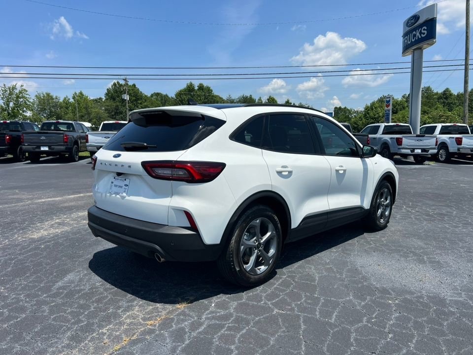 New 2025 Ford Escape ST-Line w/ Tech Pack #1 FWD image 5