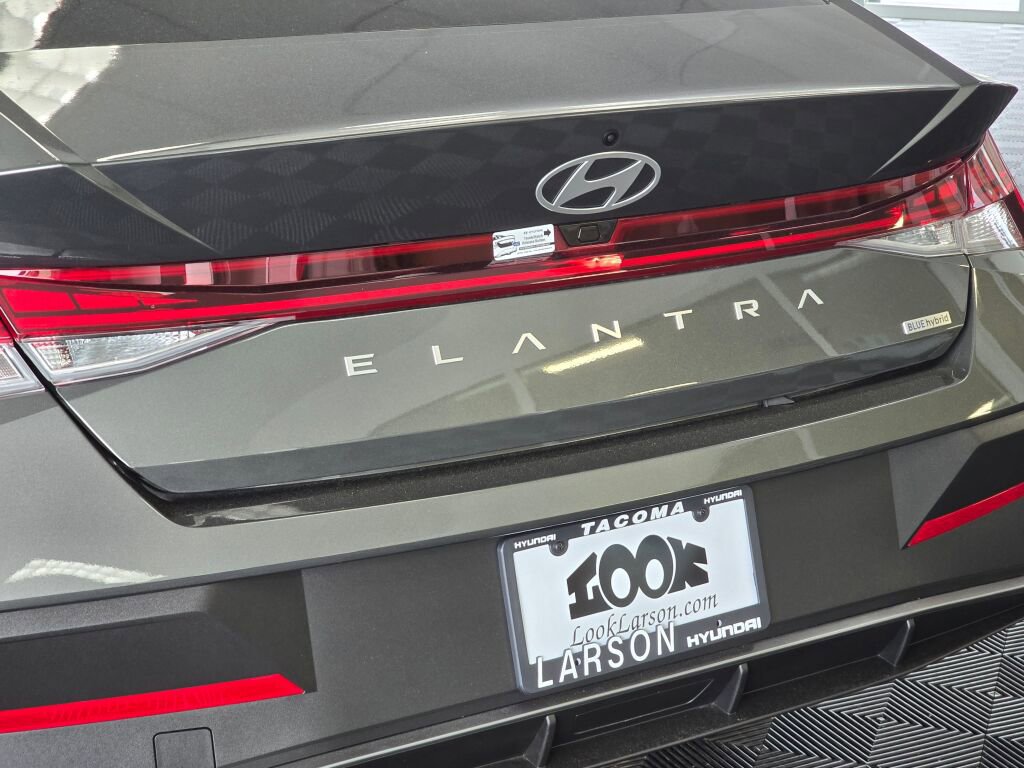 New 2026 Hyundai Elantra Hybrid FWD image 12