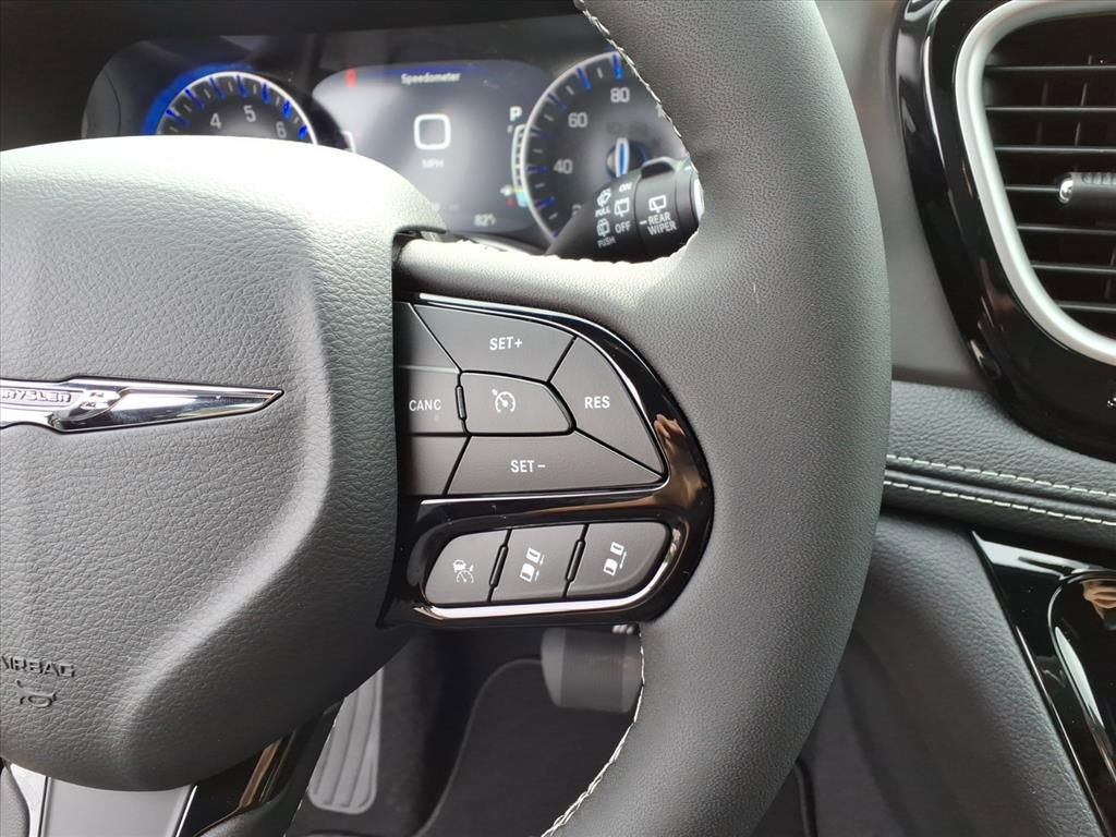 New 2026 Chrysler Pacifica Select image 21