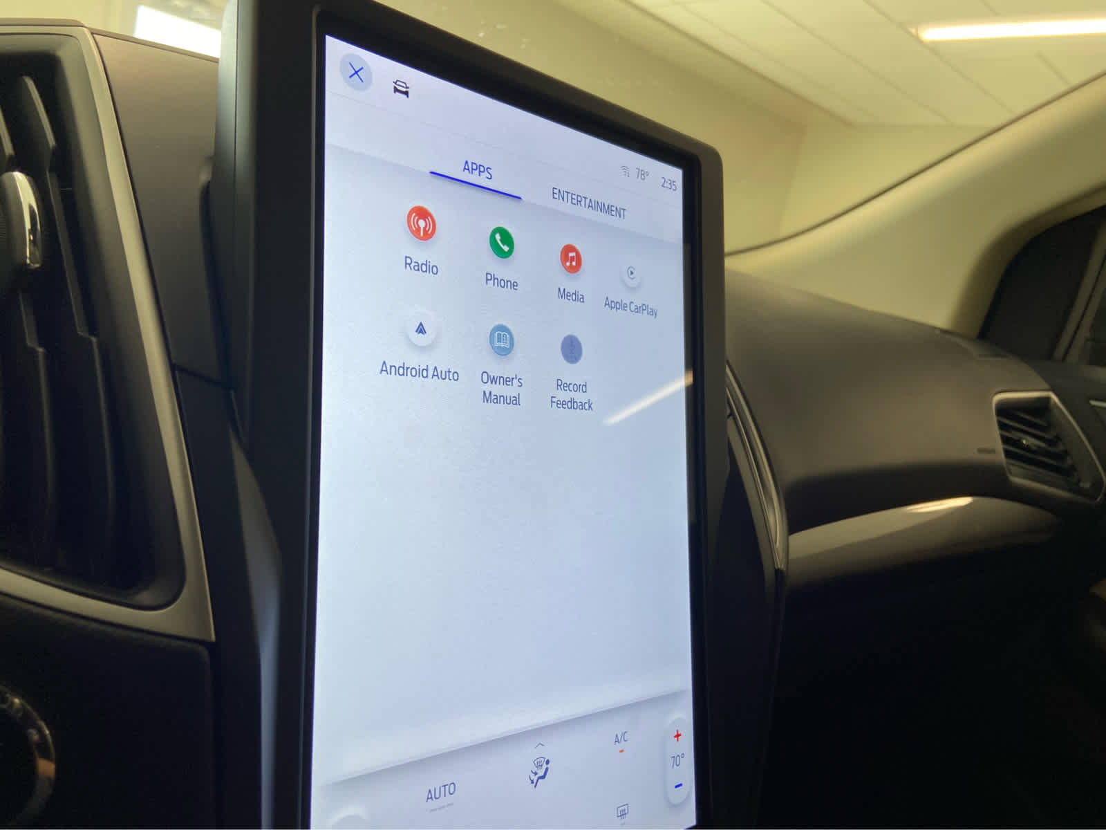 Used 2024 Ford Edge SE image 25