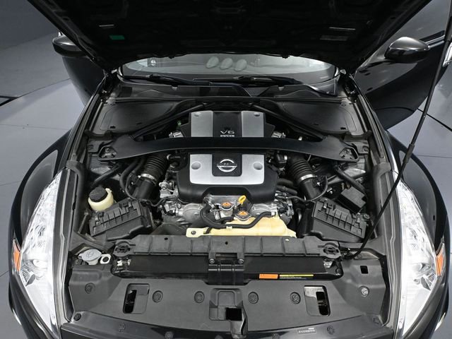 Used 2016 Nissan 370Z Coupe image 37