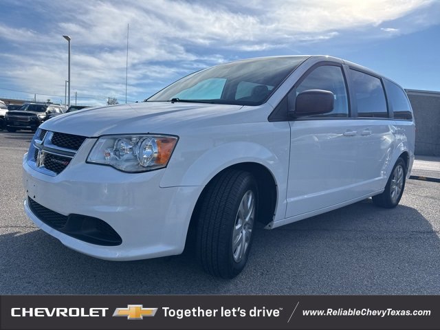 Used 2018 Dodge Grand Caravan SE w/ UConnect Hands-Free Group image 3