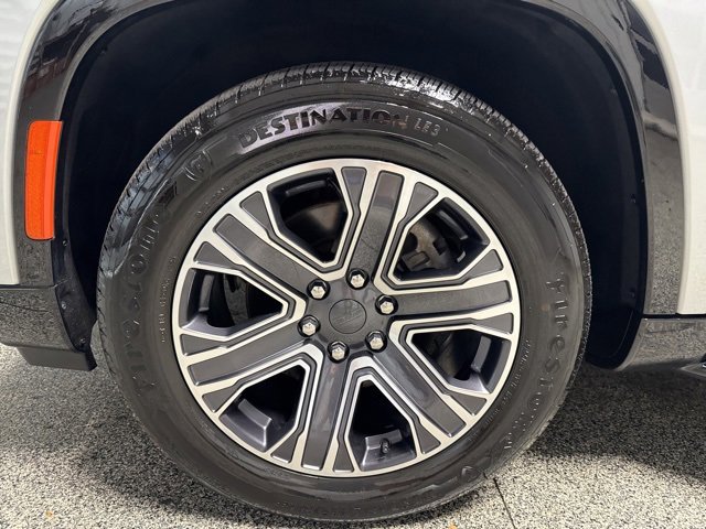 Used 2024 Jeep Wagoneer L Series II image 4