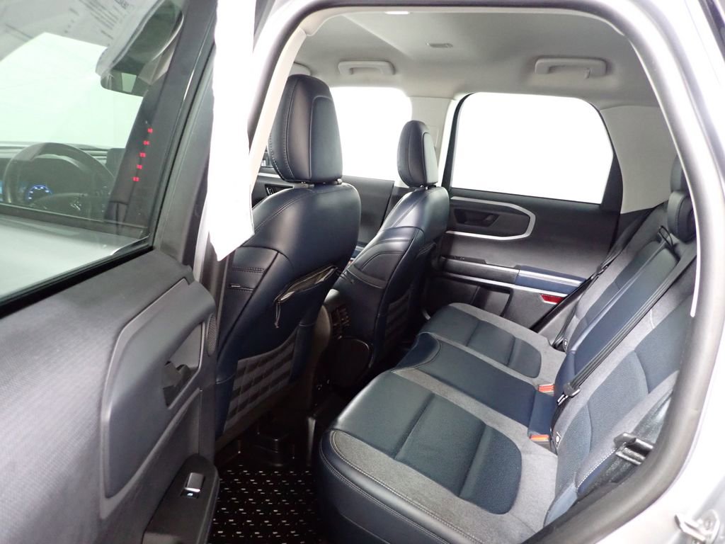 Used 2021 Ford Bronco Sport Outer Banks w/ Outer Banks Package (96D) image 29