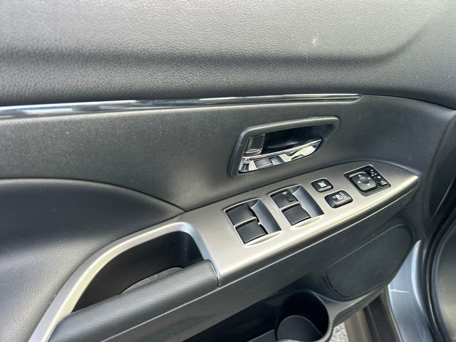 Used 2025 Mitsubishi Outlander Sport SE image 32