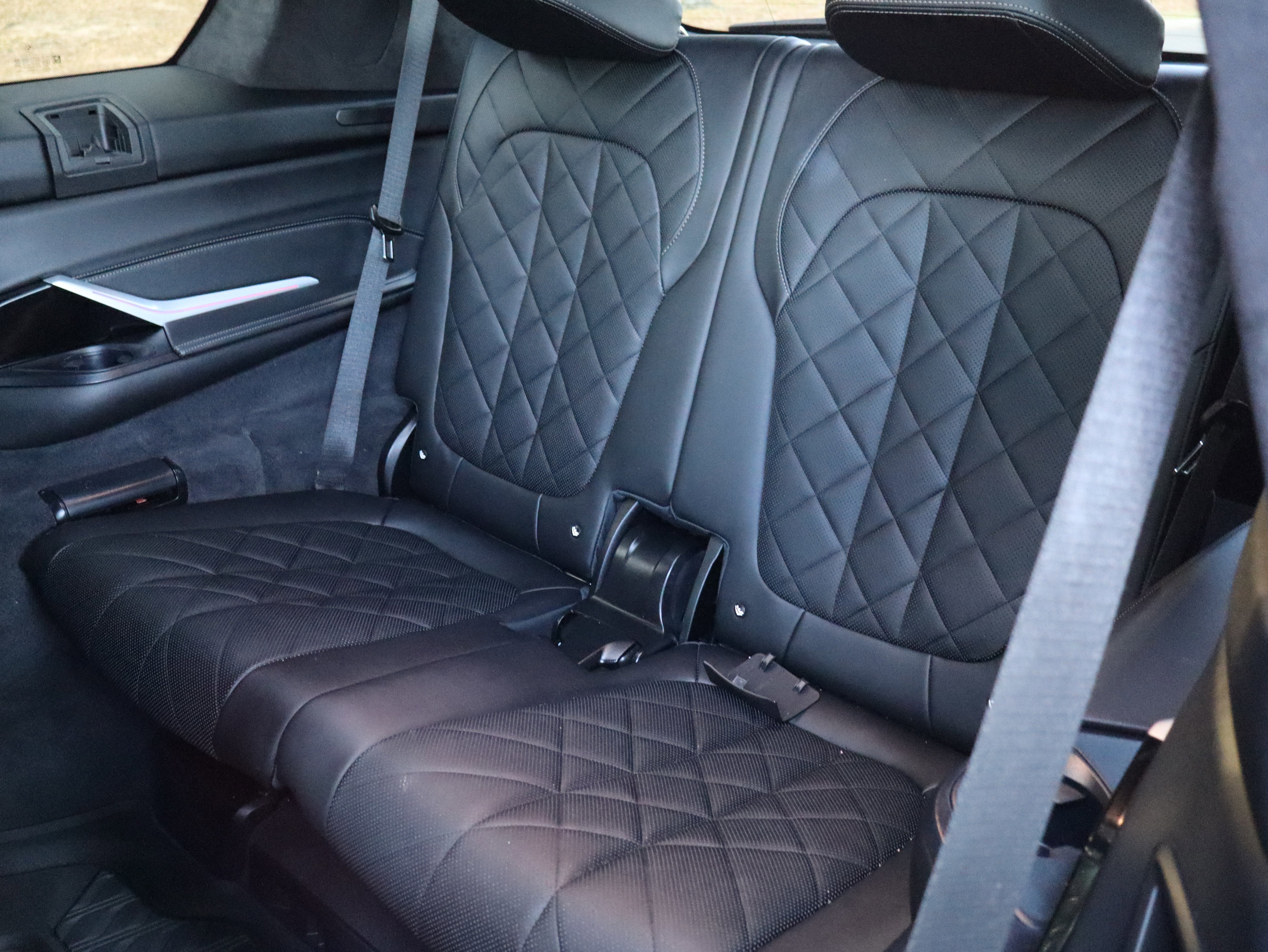 Used 2023 BMW X7 xDrive40i w/ Executive Package AWD/4WD image 39