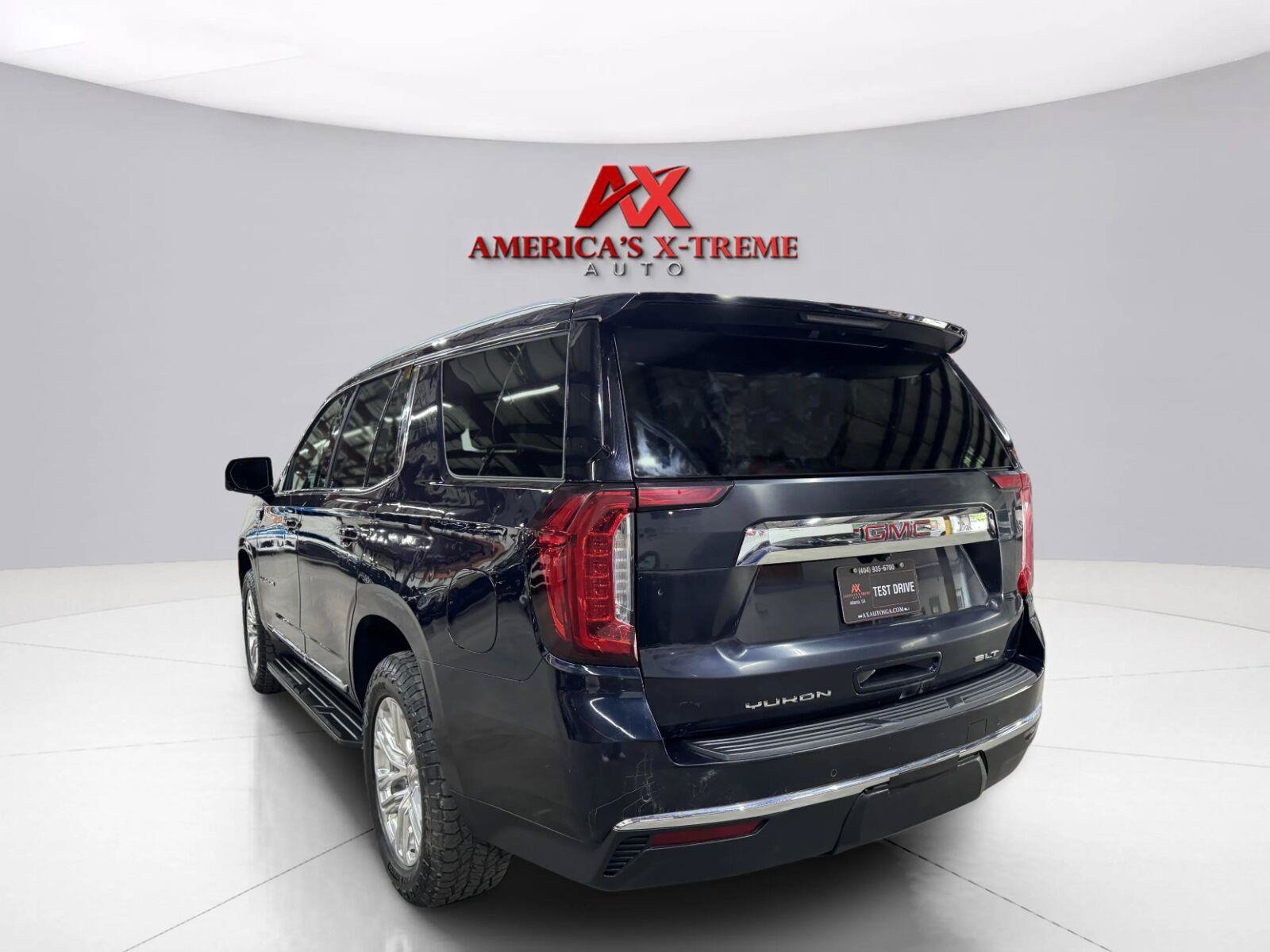 Used 2022 GMC Yukon SLT w/ SLT Luxury Package AWD/4WD image 4