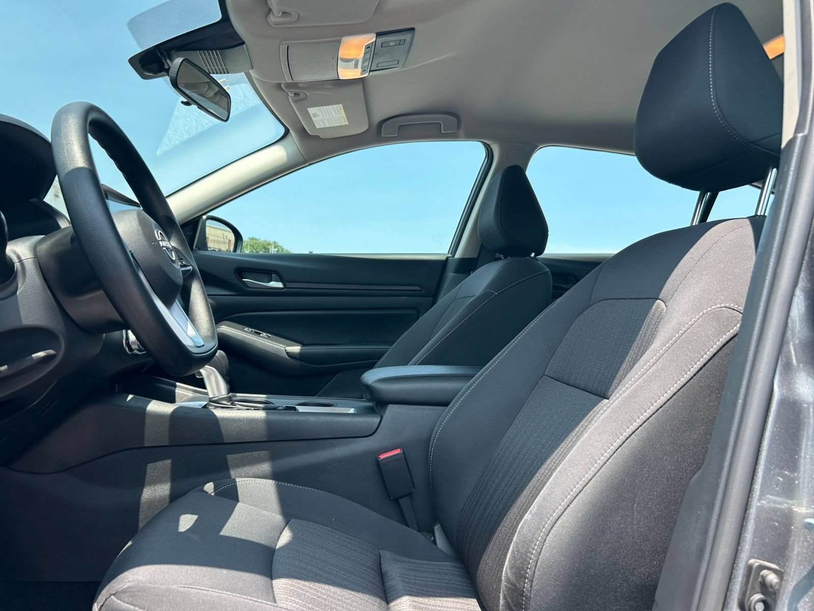 Used 2025 Nissan Altima 2.5 SV FWD image 18