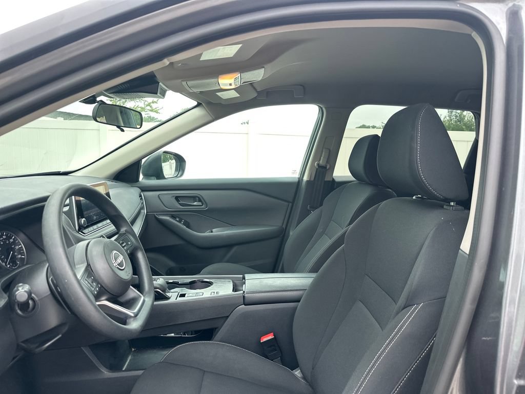 Used 2024 Nissan Rogue S FWD image 12