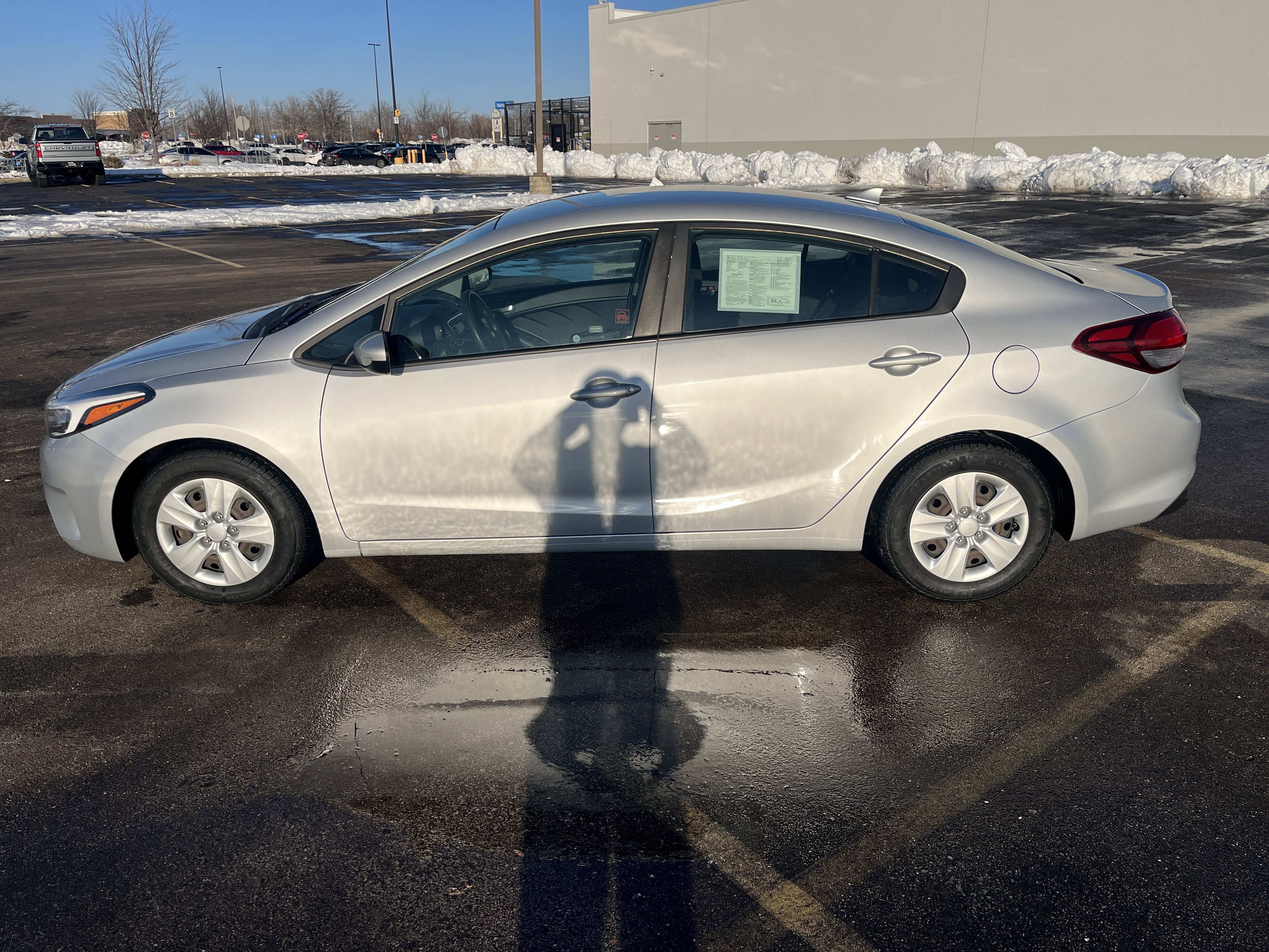 Used 2017 Kia Forte LX image 3