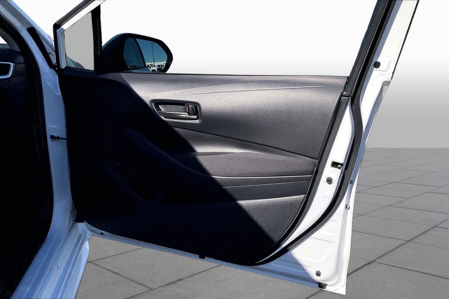 Used 2024 Toyota Corolla LE FWD image 23