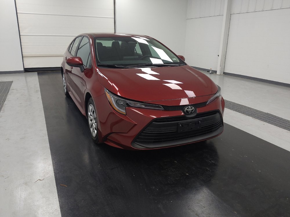 Used 2025 Toyota Corolla LE image 13