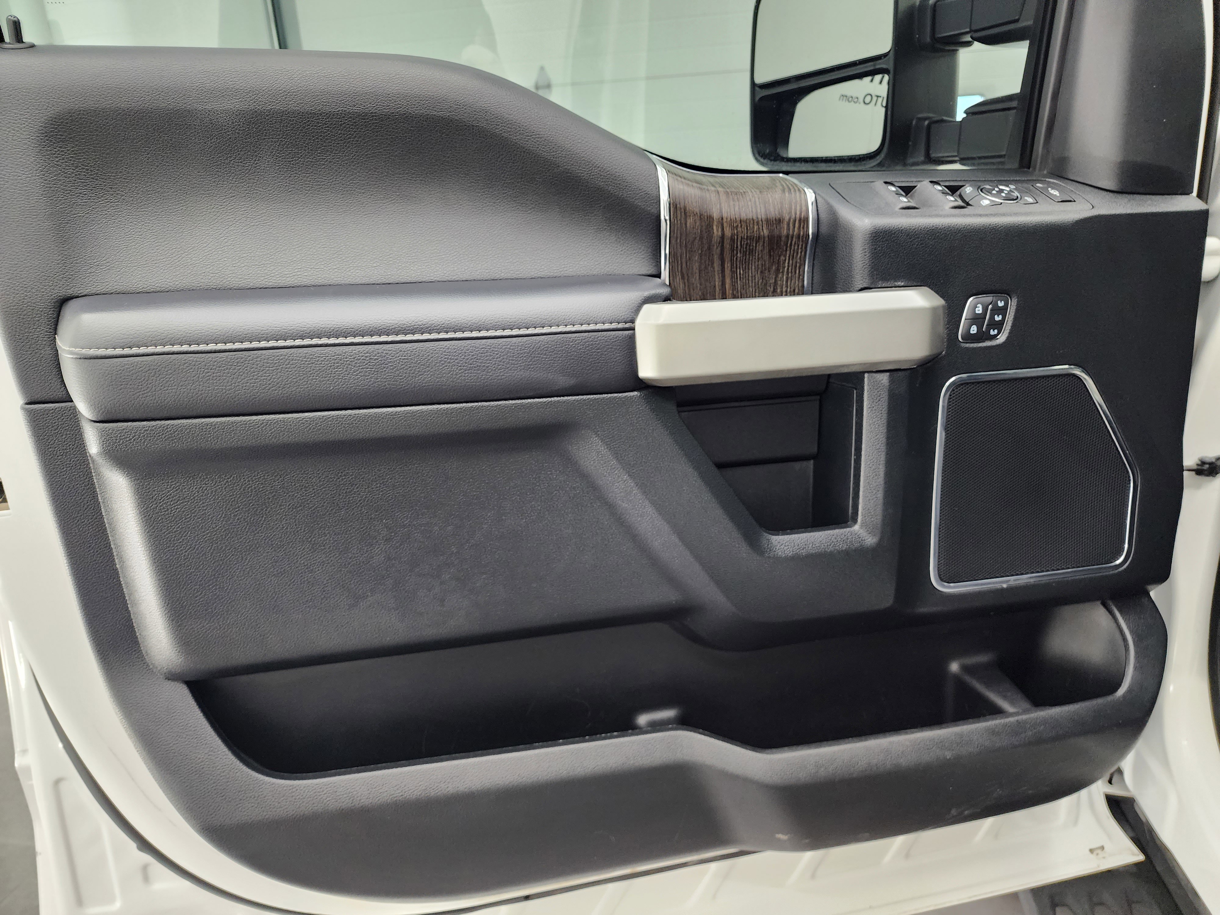 Used 2021 Ford F350 Lariat image 38