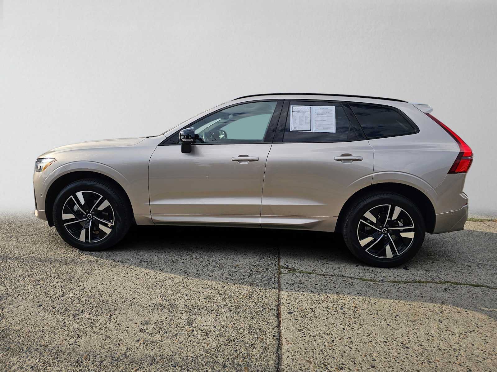 Used 2026 Volvo XC60 B5 Plus w/ Protection Package Premier AWD/4WD image 6