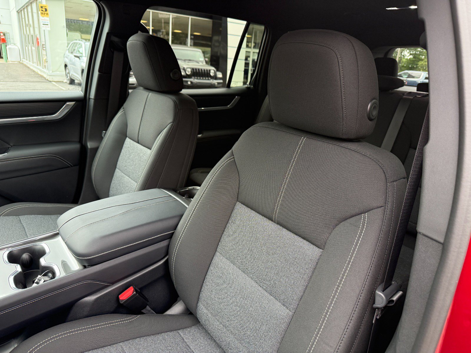 New 2027 GMC Acadia Elevation w/ Black Edition AWD/4WD image 14