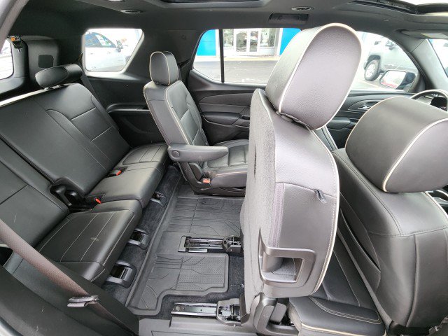 Used 2022 Chevrolet Traverse Premier w/ Redline Edition image 17