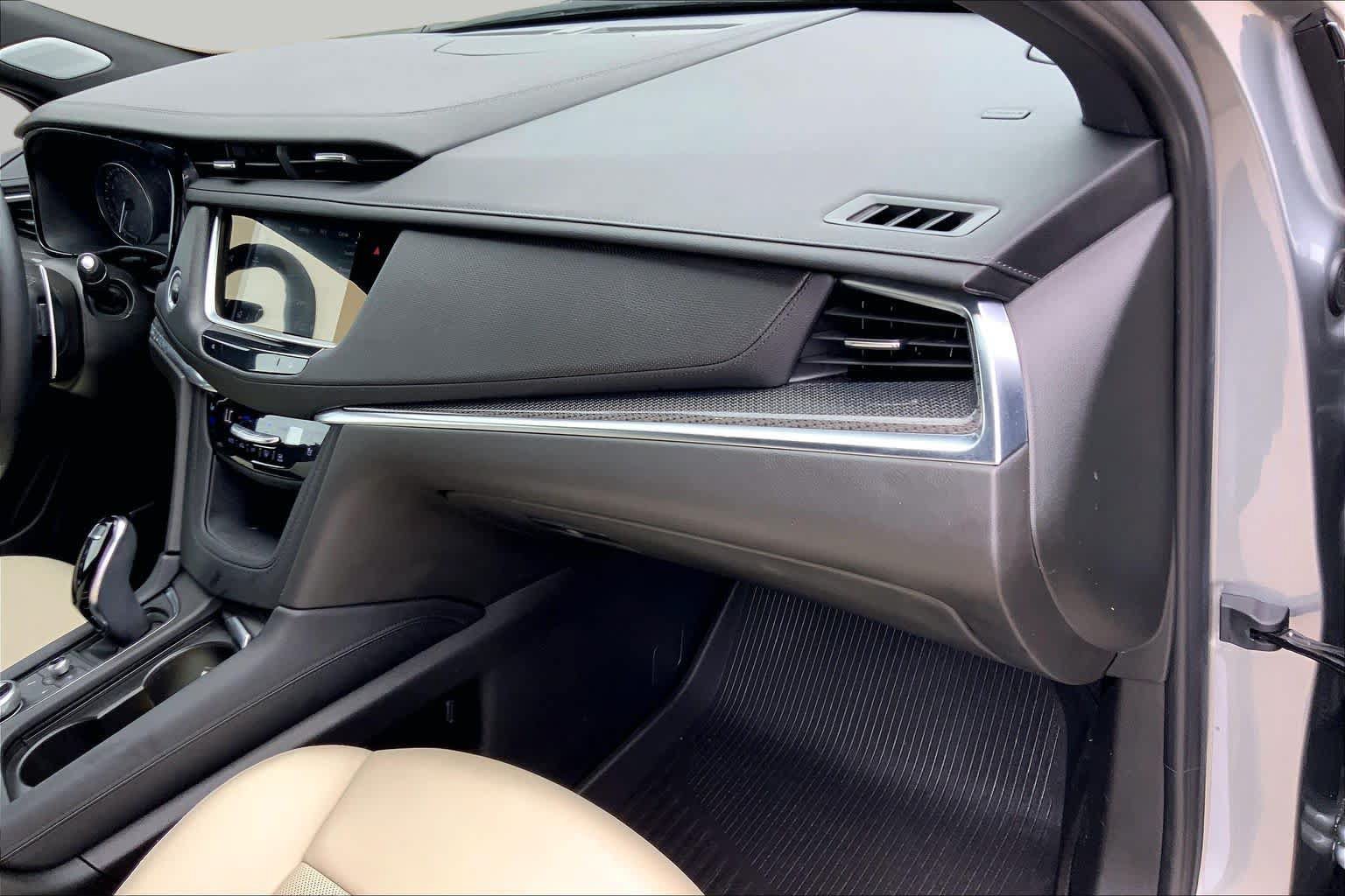 Used 2024 Cadillac XT5 Sportv w/ Technology Package AWD/4WD image 19