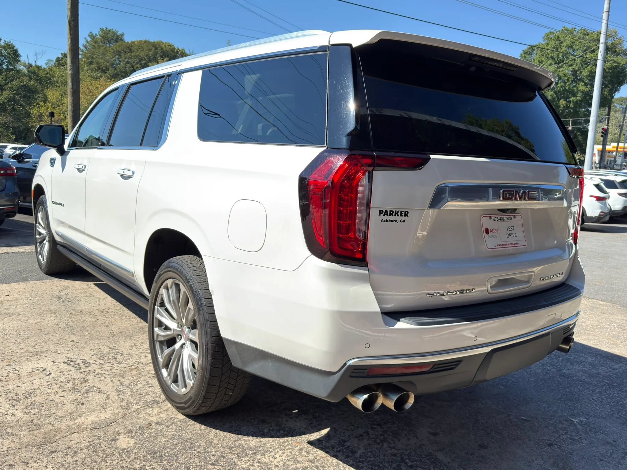 Used 2021 GMC Yukon XL Denali w/ Denali Premium Package RWD image 7