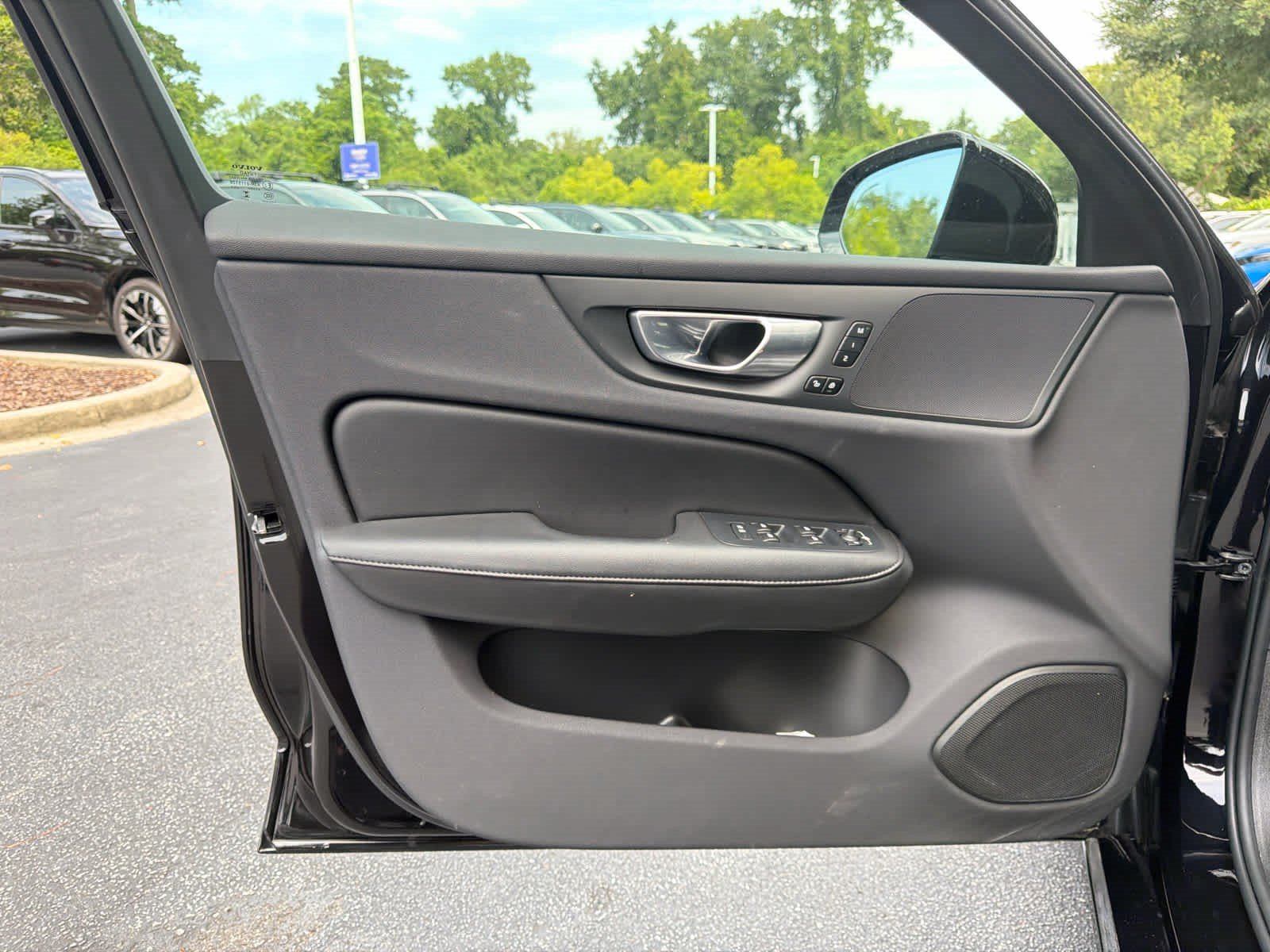 Used 2025 Volvo S60 B5 Plus FWD image 24