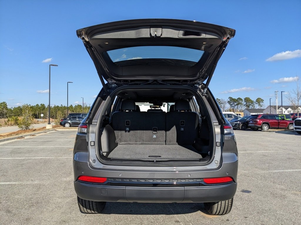 New 2025 Jeep Grand Cherokee Limited image 42