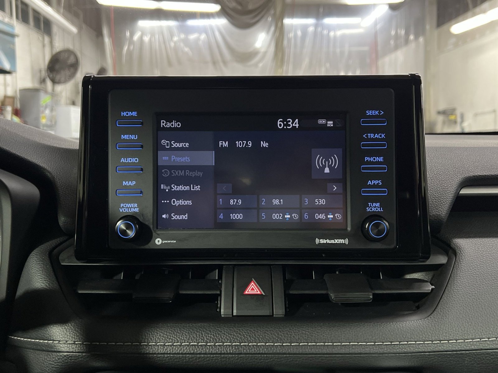 Used 2022 Toyota RAV4 XLE image 18