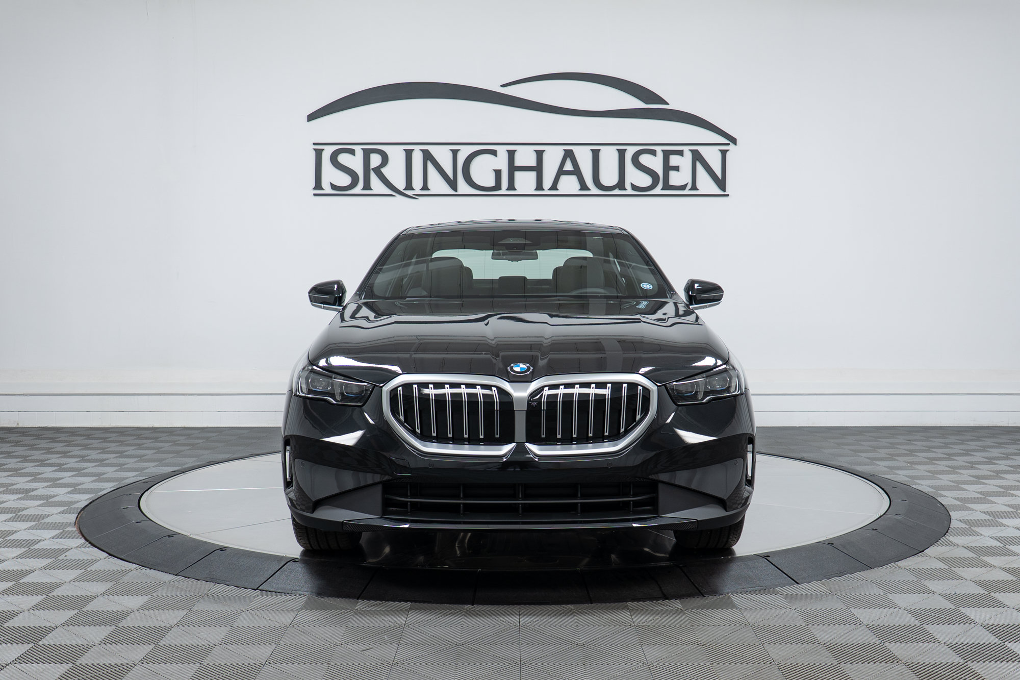 Used 2026 BMW 530i xDrive w/ Premium Package AWD/4WD image 2