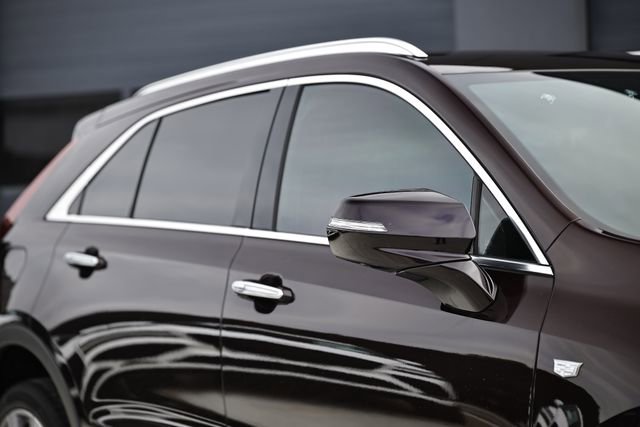 Used 2021 Cadillac XT4 Premium Luxury image 3