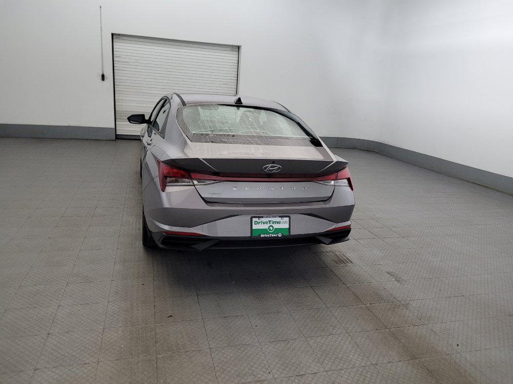 Used 2023 Hyundai Elantra SEL w/ Convenience Package FWD image 6