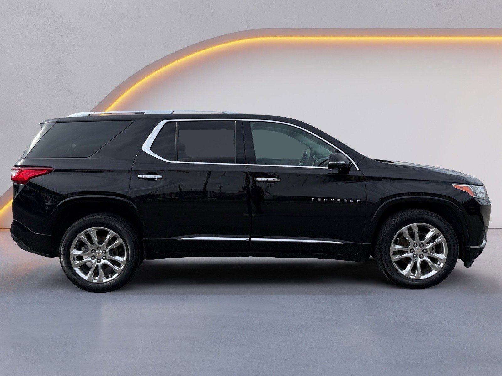 Used 2020 Chevrolet Traverse High Country image 2