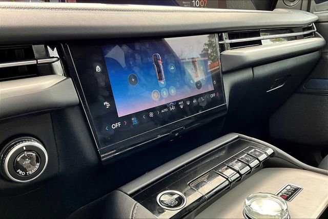 Used 2025 Lincoln Navigator Reserve w/ Jet Appearance Package image 23