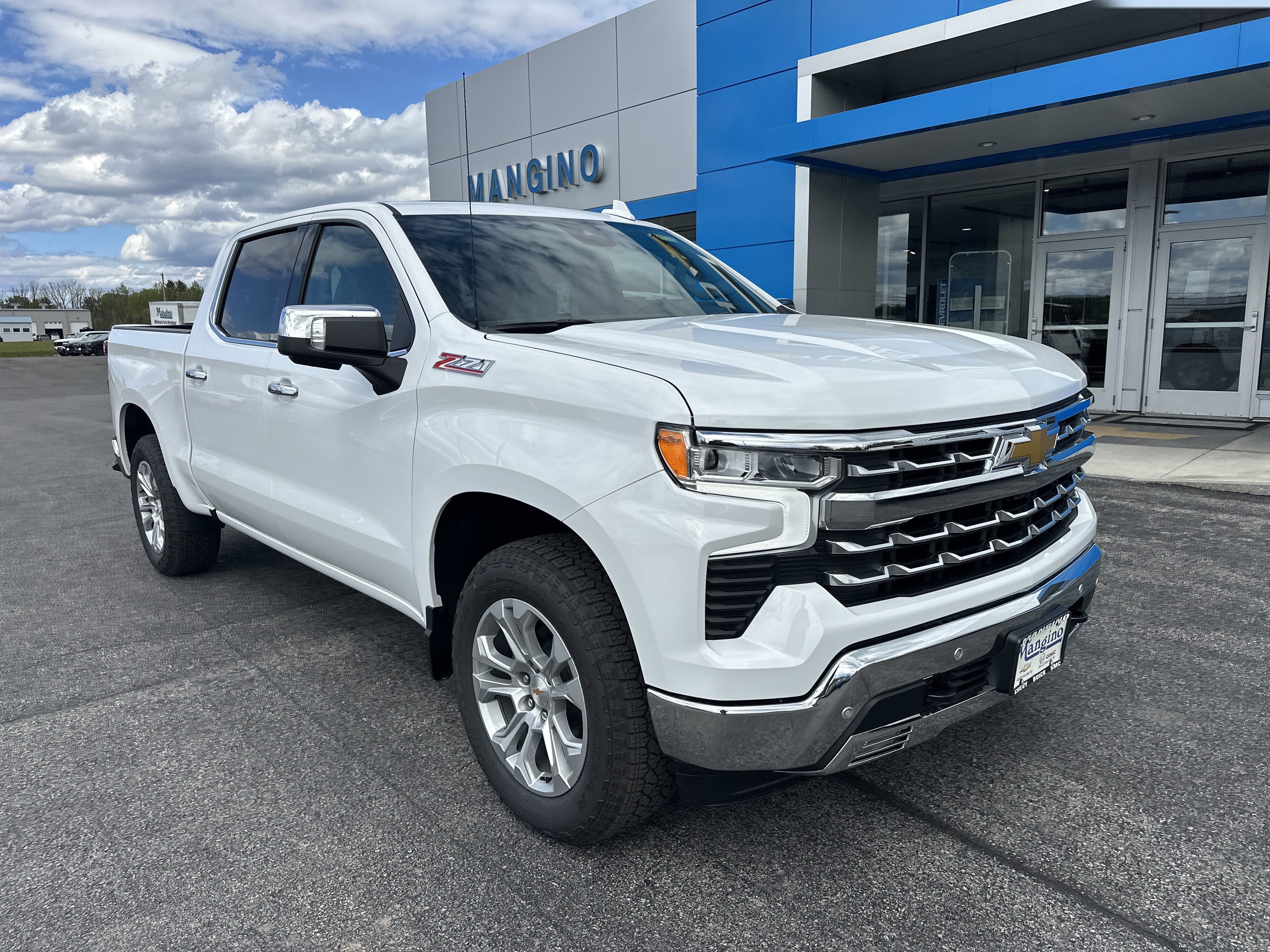 New 2026 Chevrolet Silverado 1500 LTZ w/ LTZ Premium Package AWD/4WD image 2