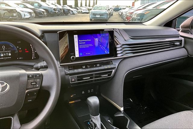 Used 2025 Toyota Camry LE image 9