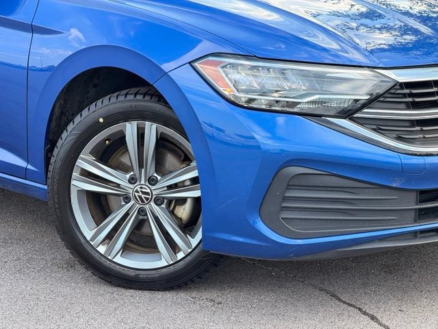 Used 2024 Volkswagen Jetta SE FWD image 2