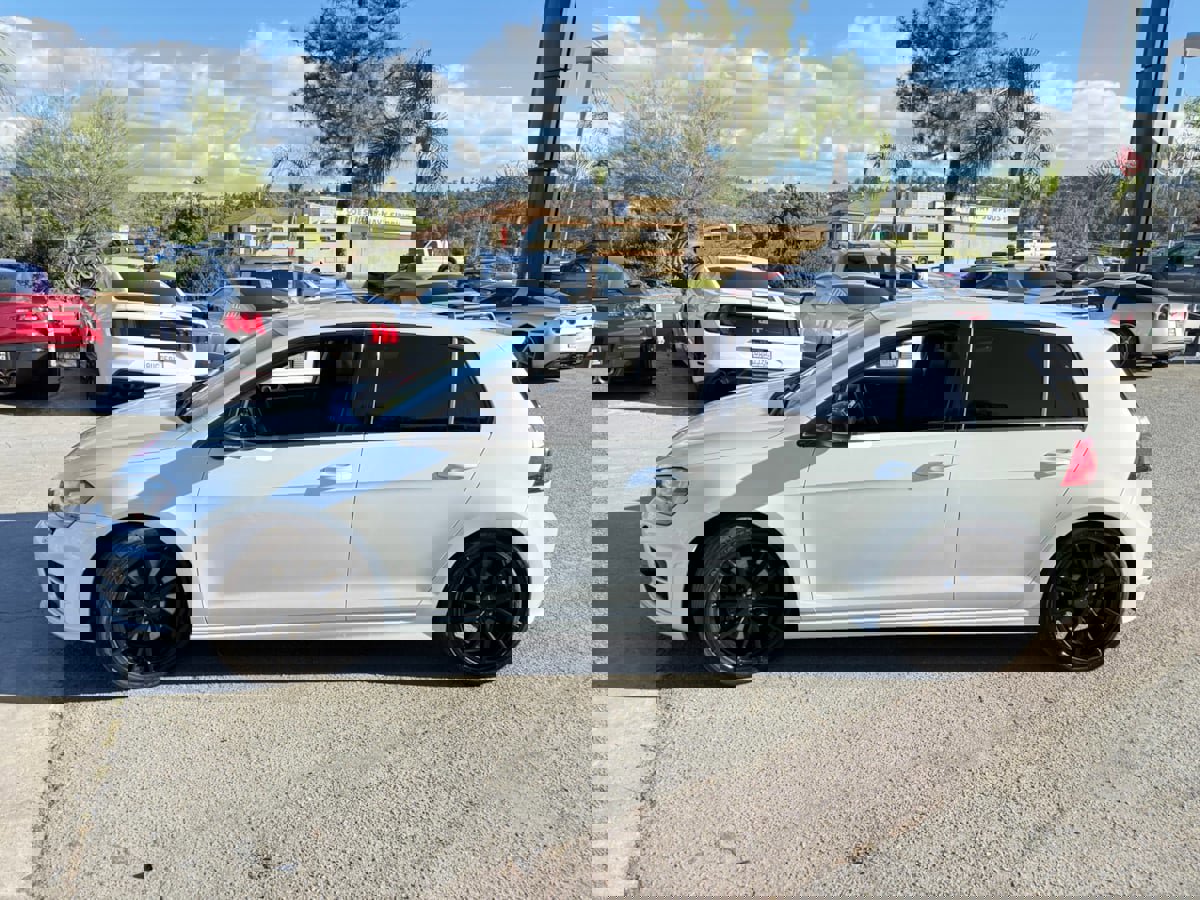 Used 2016 Volkswagen Golf R 4-Door image 4