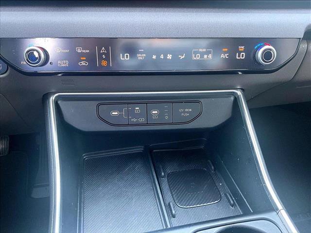 Used 2025 Kia Carnival EX FWD image 24