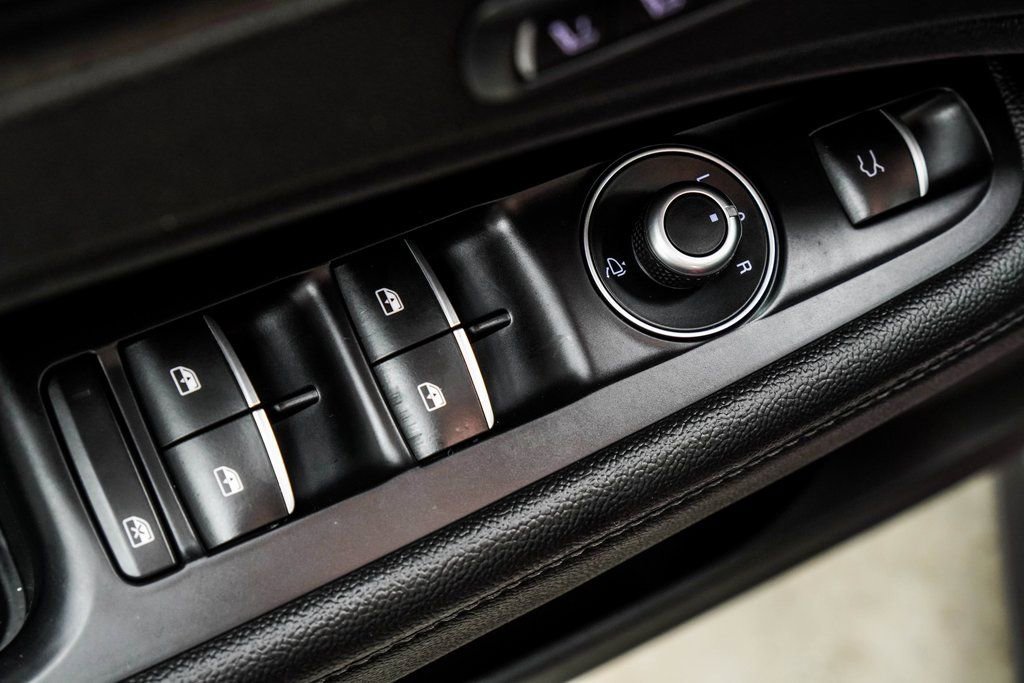 Used 2022 Alfa Romeo Stelvio Ti image 40