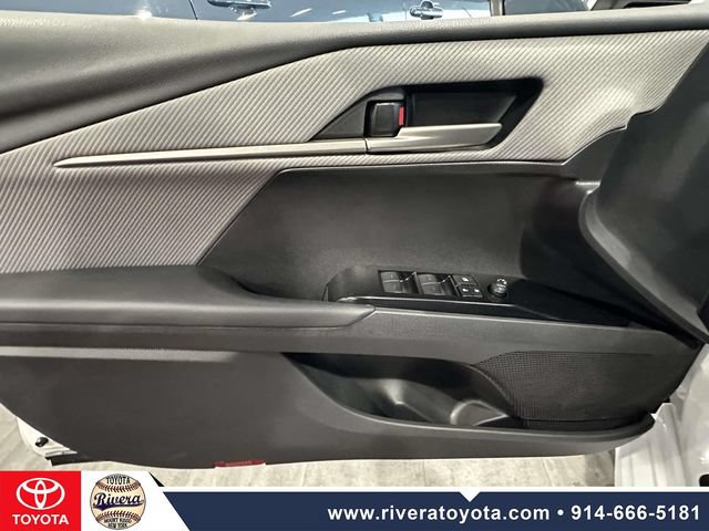 Used 2025 Toyota Camry SE w/ Convenience Package FWD image 17