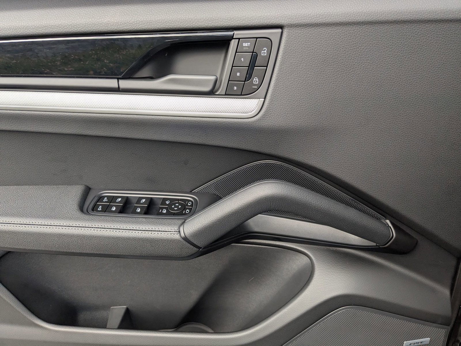 Certified 2026 Porsche Cayenne image 13