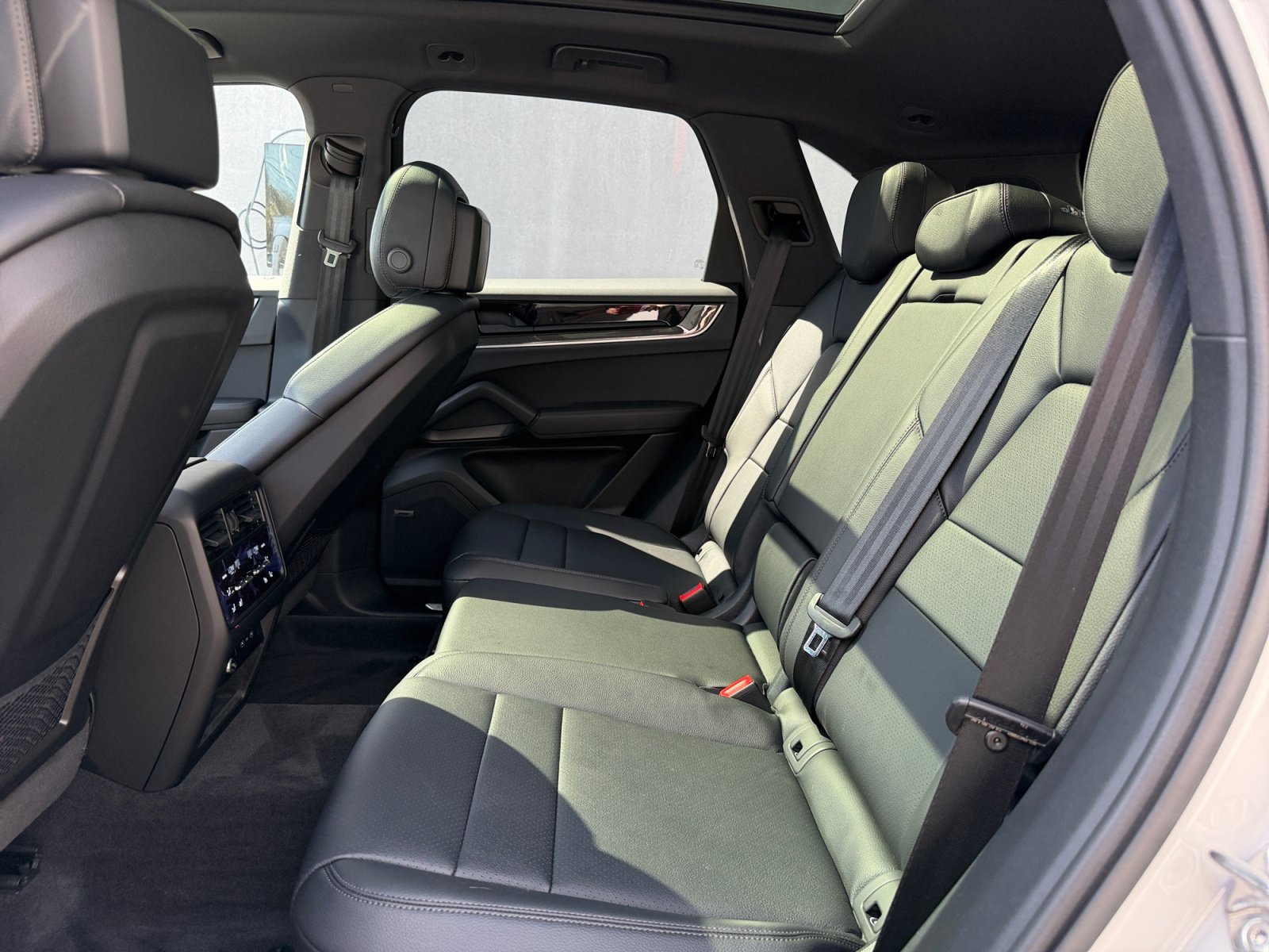 Used 2026 Porsche Cayenne S AWD/4WD image 21