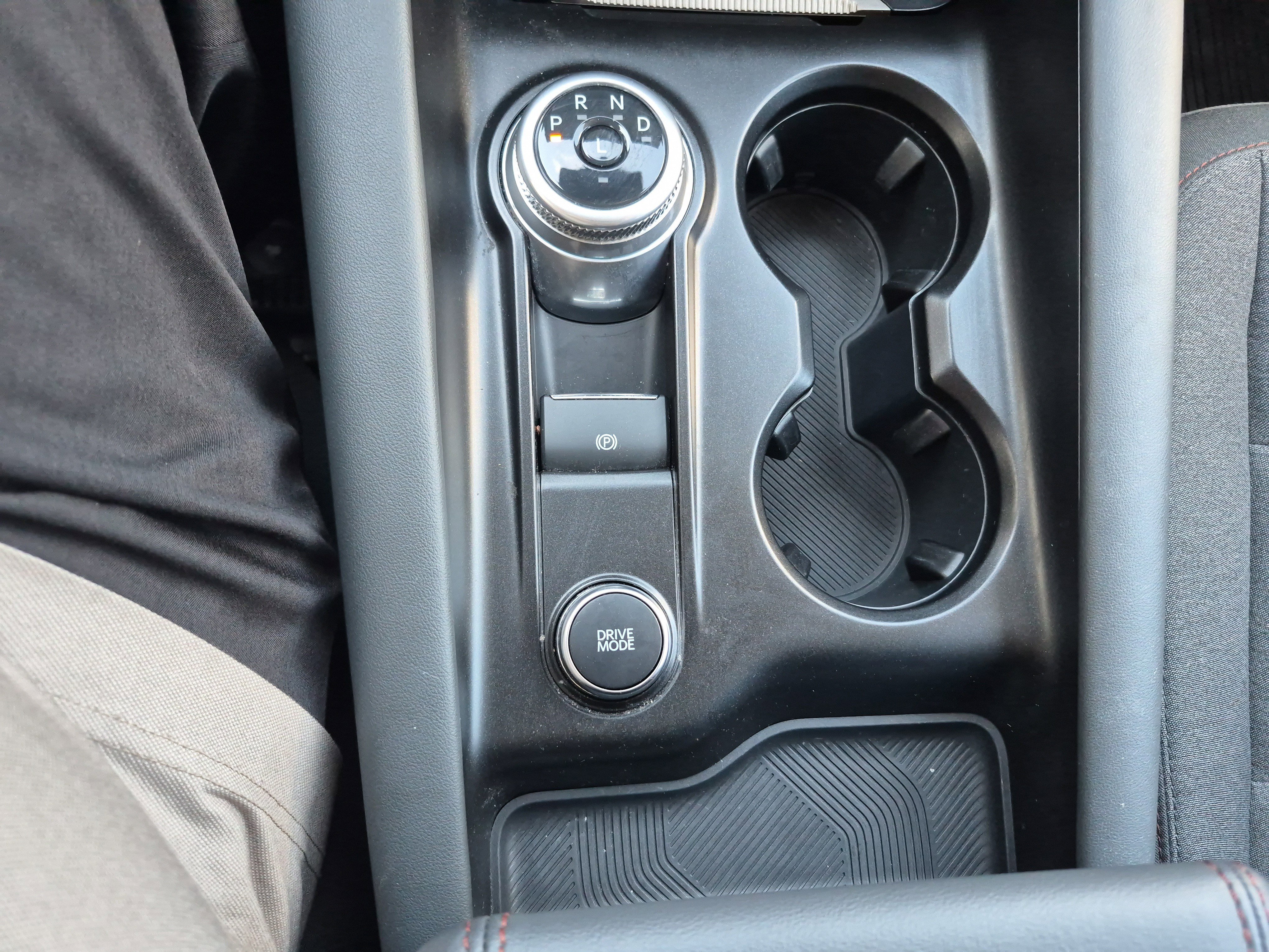 Certified 2025 Ford Explorer Active image 30