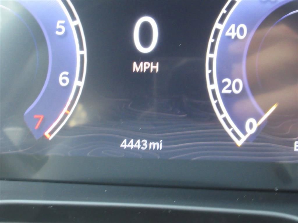 Certified 2025 Jeep Grand Cherokee Altitude image 26