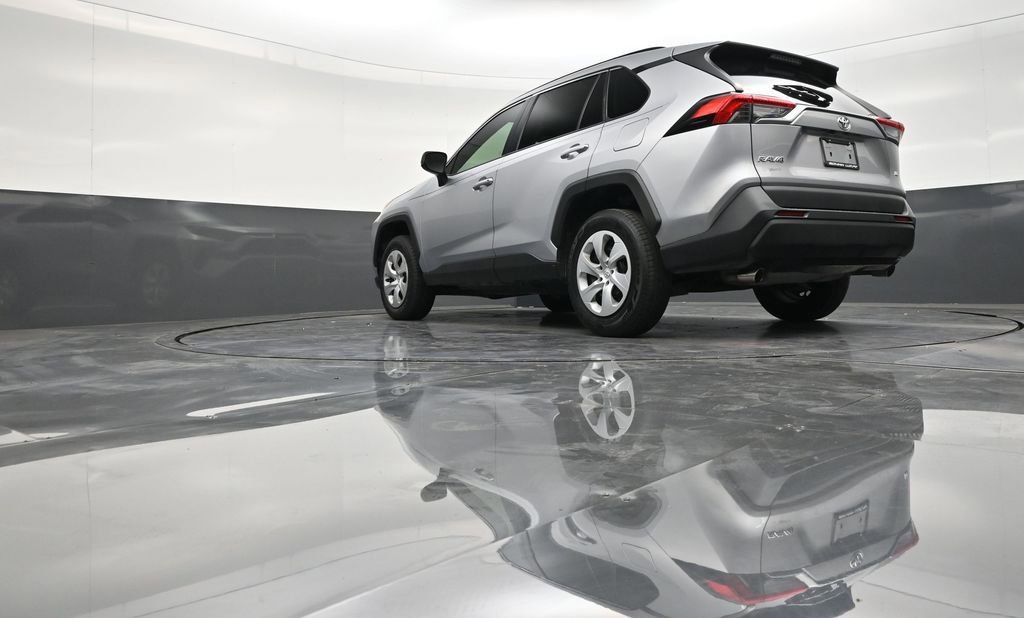 Used 2020 Toyota RAV4 LE FWD image 22