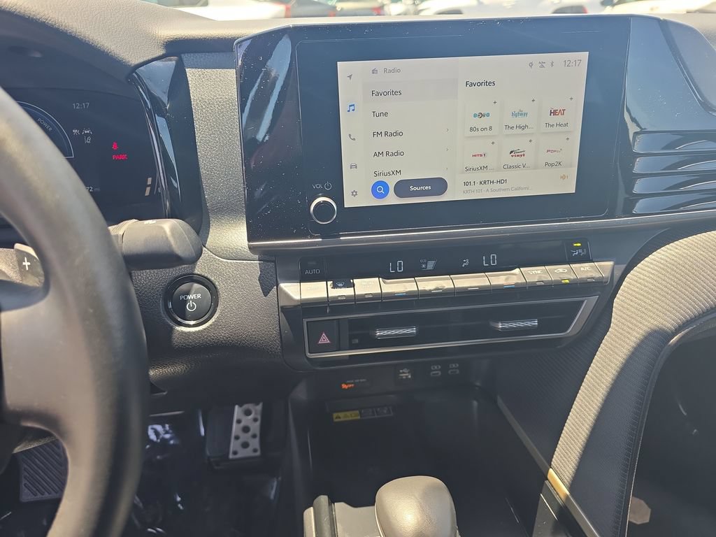 Used 2025 Toyota Camry SE FWD image 18
