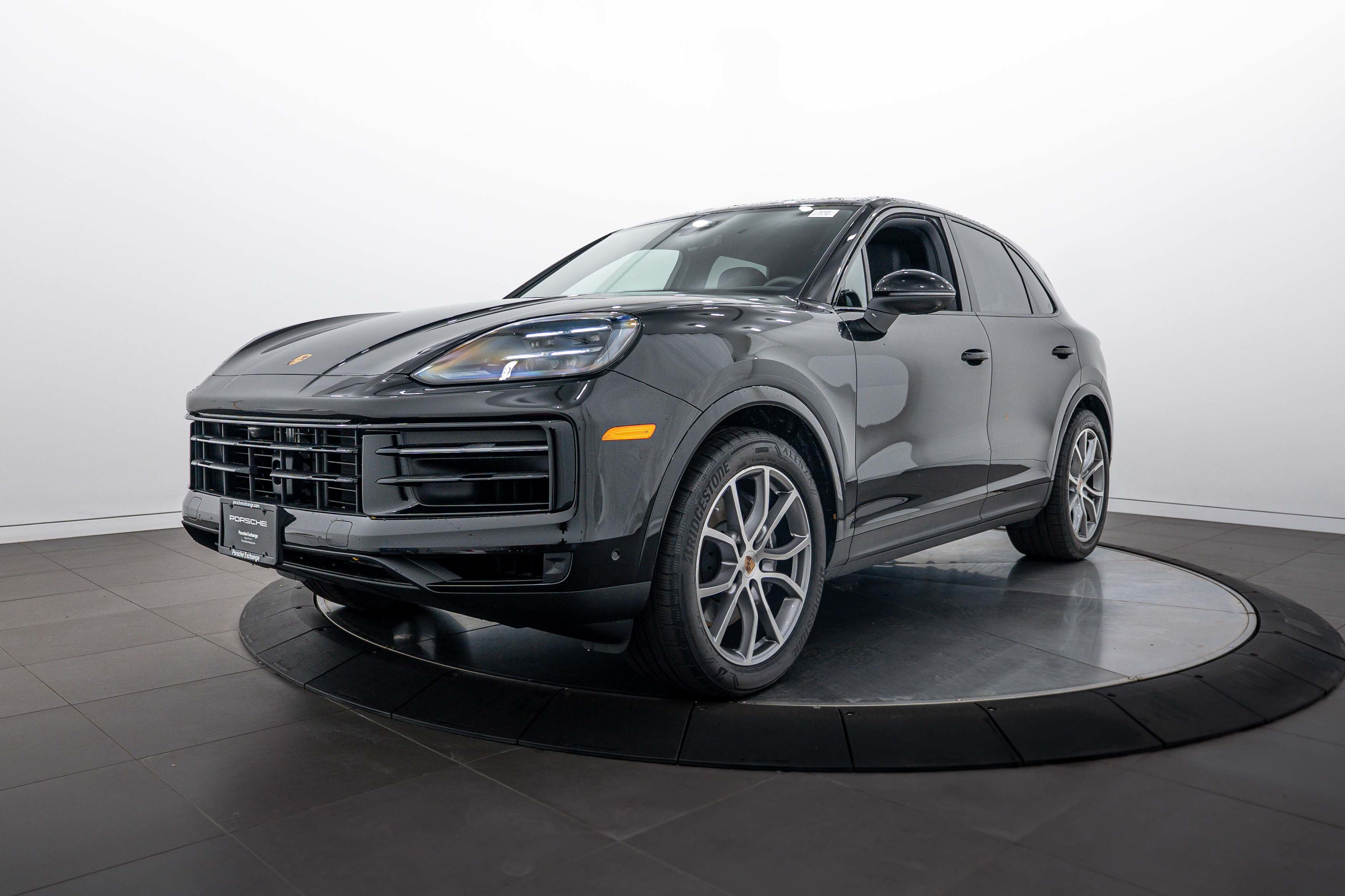 Certified 2026 Porsche Cayenne AWD/4WD image 1