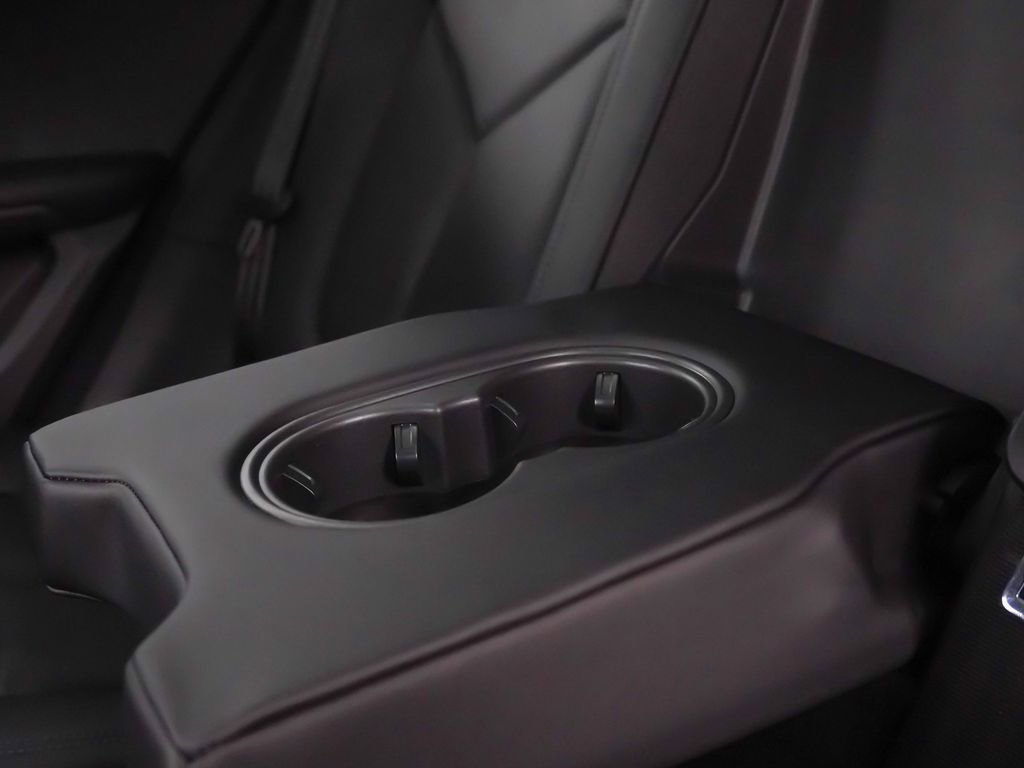 Certified 2026 Porsche Macan AWD/4WD image 19