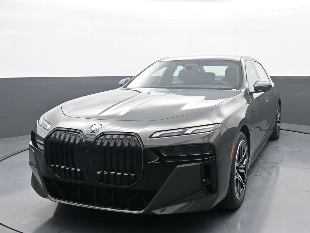 New 2026 BMW 750e xDrive