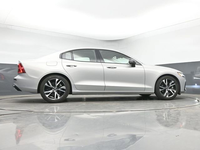 Used 2023 Volvo S60 B5 Core w/ Climate Package FWD image 17