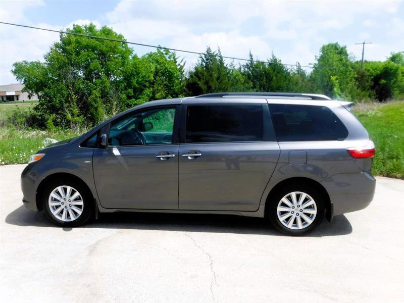 Used 2017 Toyota Sienna AWD image 10