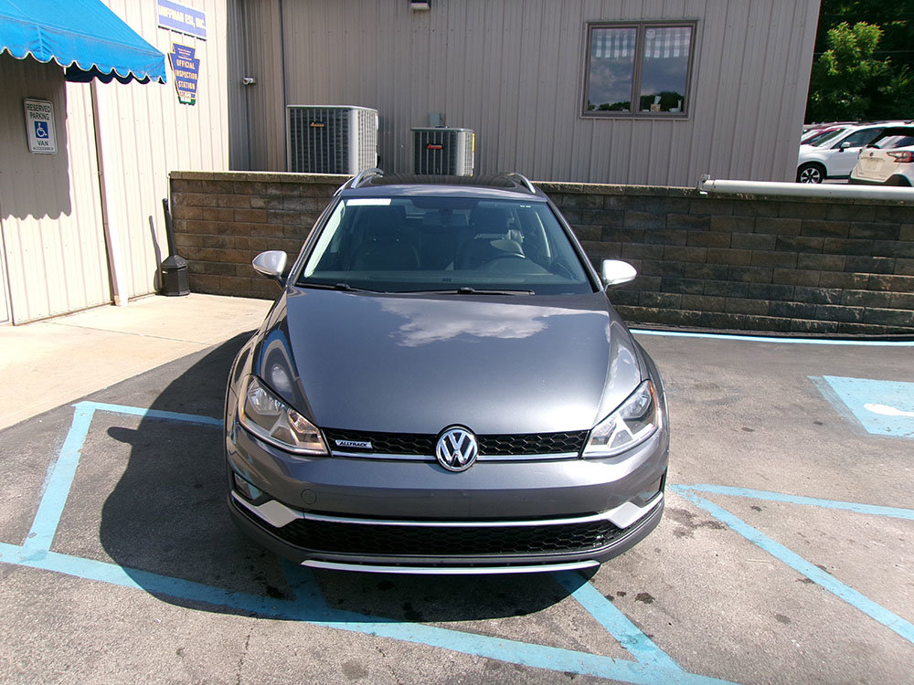 Used 2017 Volkswagen Golf Alltrack SE image 4