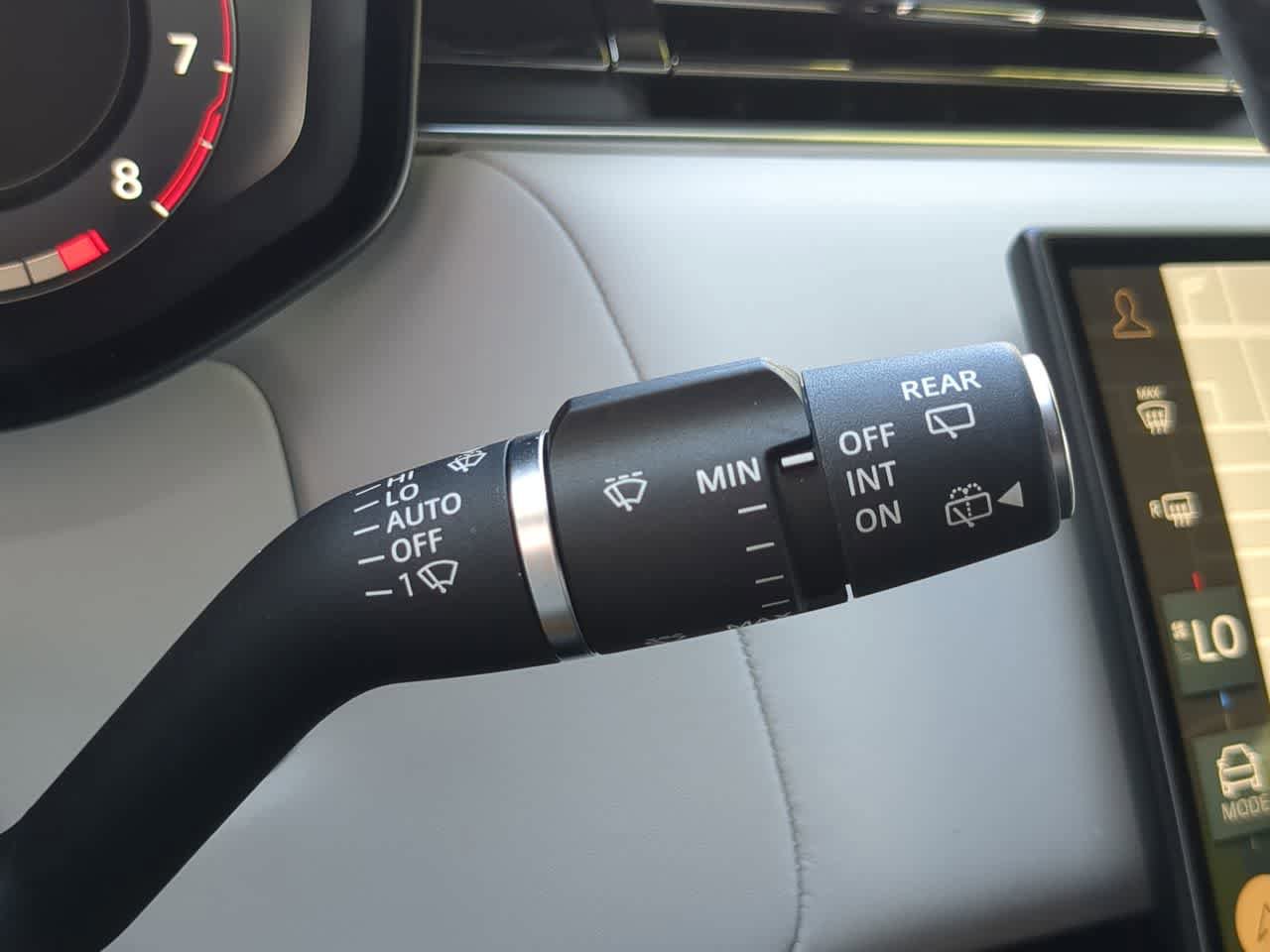 Used 2025 Land Rover Range Rover Sport Dynamic SE image 27